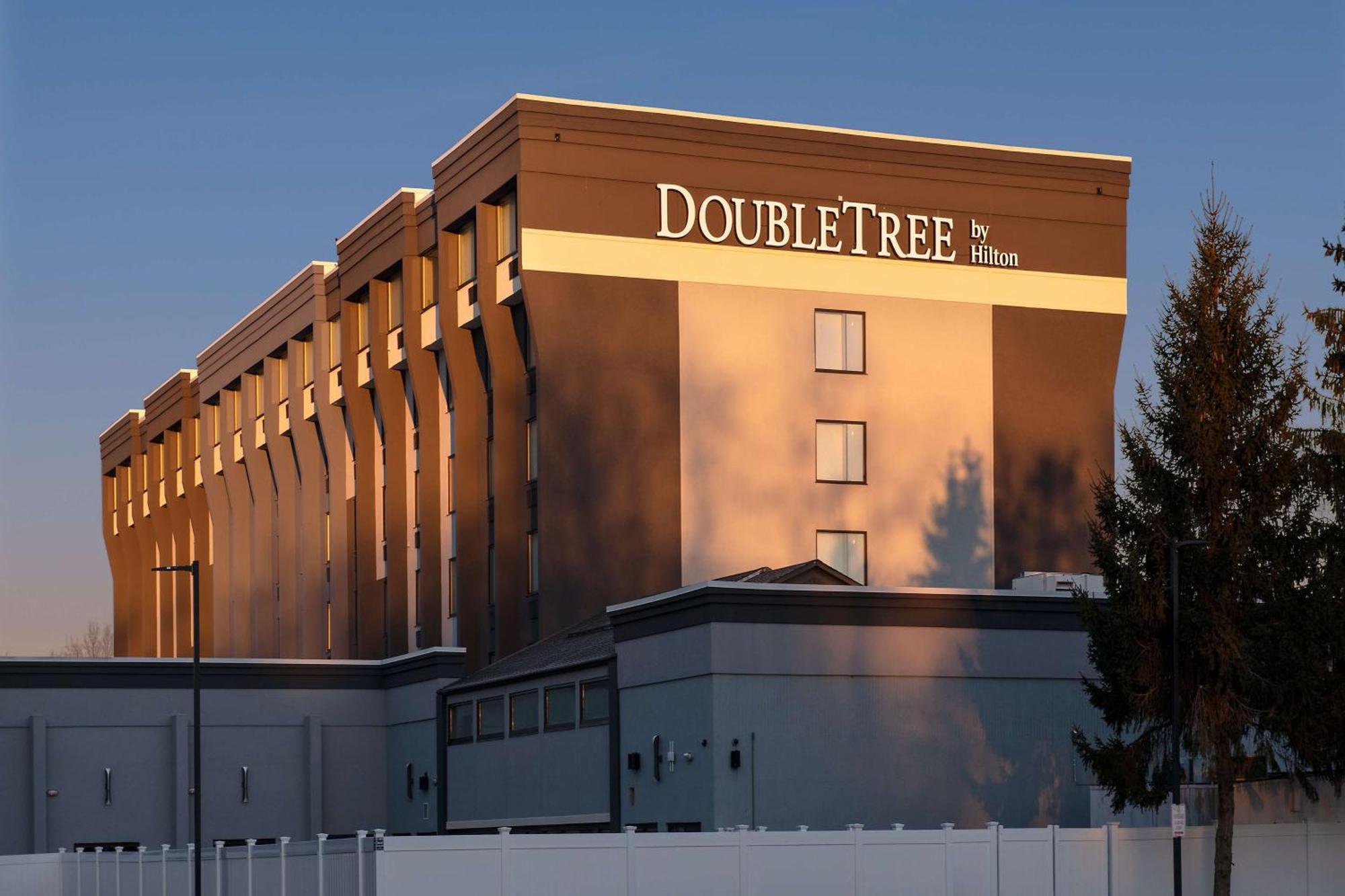 Doubletree By Hilton Monroe Township Cranbury Hotell Rossmoor Exteriör bild